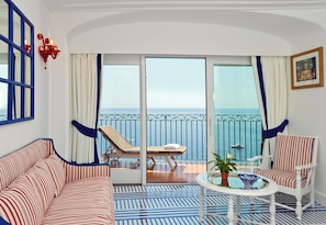 Signature-Zimmer | Daunenbettdecken, Minibar, Zimmersafe, individuell dekoriert