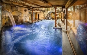 Indoor spa tub