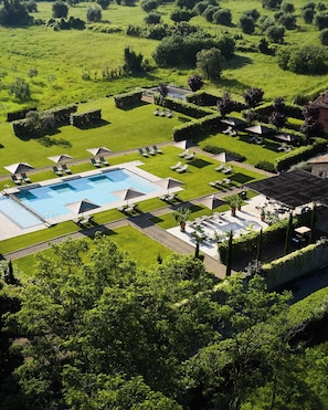 Piscina externa sazonal