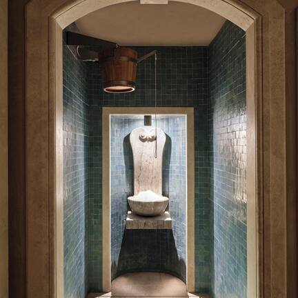 Couples treatment rooms, sauna, hot tub, steam room, Turkish bath