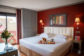 Habitació clàssica | Roba de llit d'alta qualitat, minibar i caixa forta a l'habitació