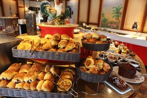 Daily buffet breakfast (EUR 35 per person)