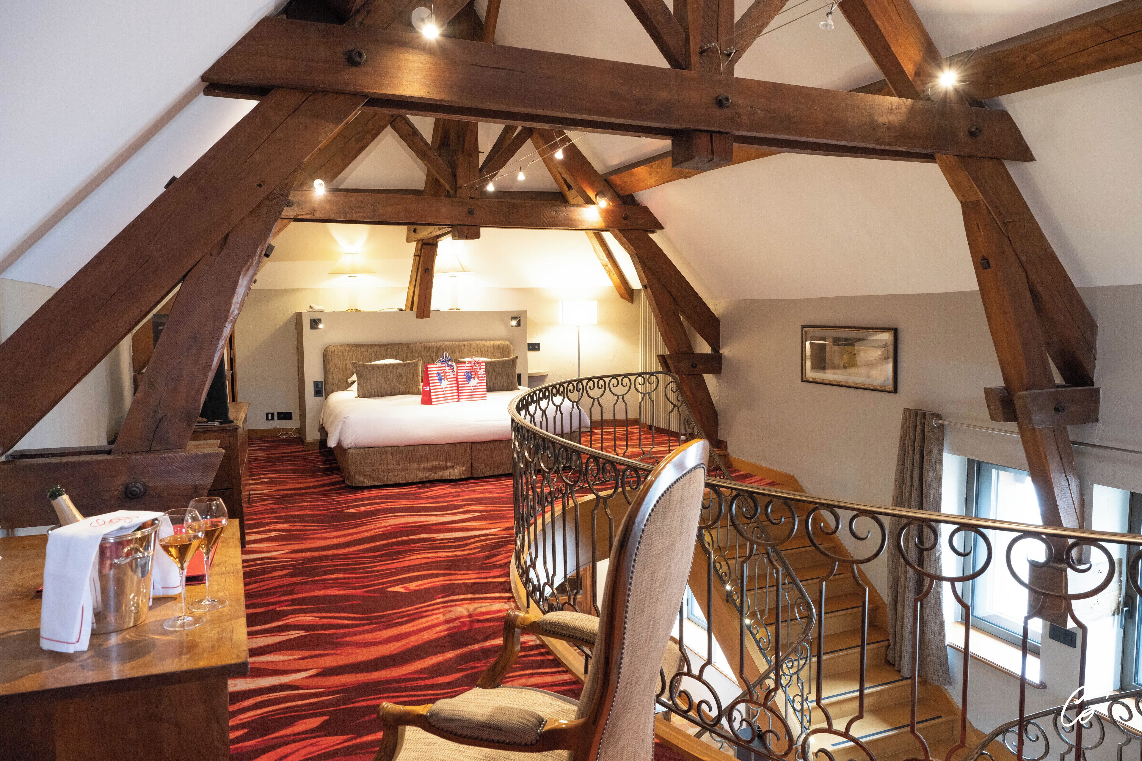 Suite familiar | Ropa de cama de alta calidad y minibar 