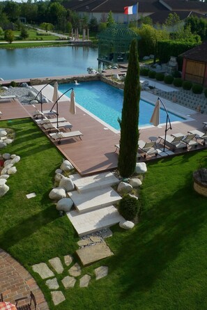 Aerial view - Hôtel Georges Blanc Parc & Spa - Relais & Châteaux (Vonnas)