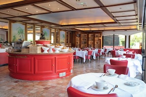 Daily buffet breakfast (EUR 35 per person)