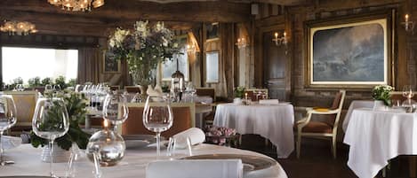 2 restaurants, serveren ontbijt, lunch, diner, Franse gerechten