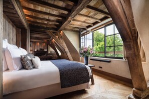 Suite, River View (Steam Shower and Balneo bathtub)