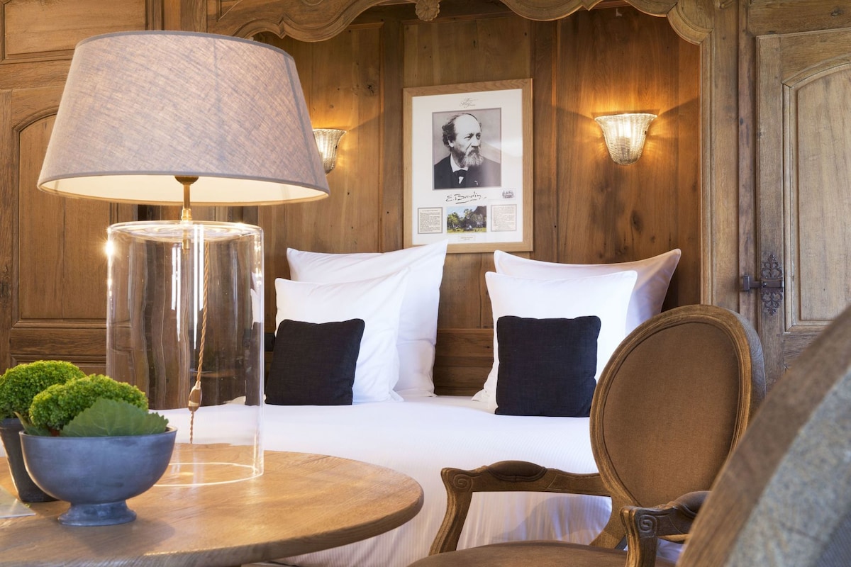 Ropa de cama de alta calidad, camas con pillow-top y minibar