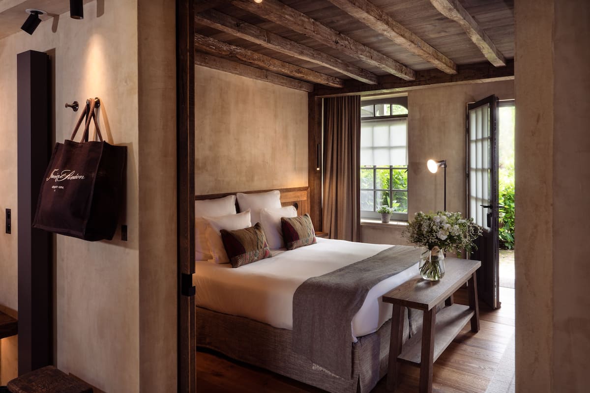 superior double room | 1 bedroom, premium bedding, pillow-top beds, minibar