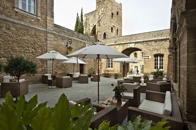 Chateau De Rochegude