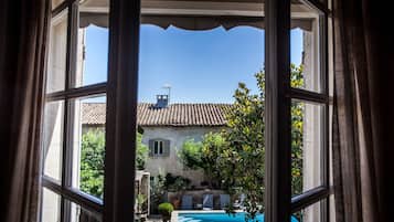 Outdoor pool, pool loungers