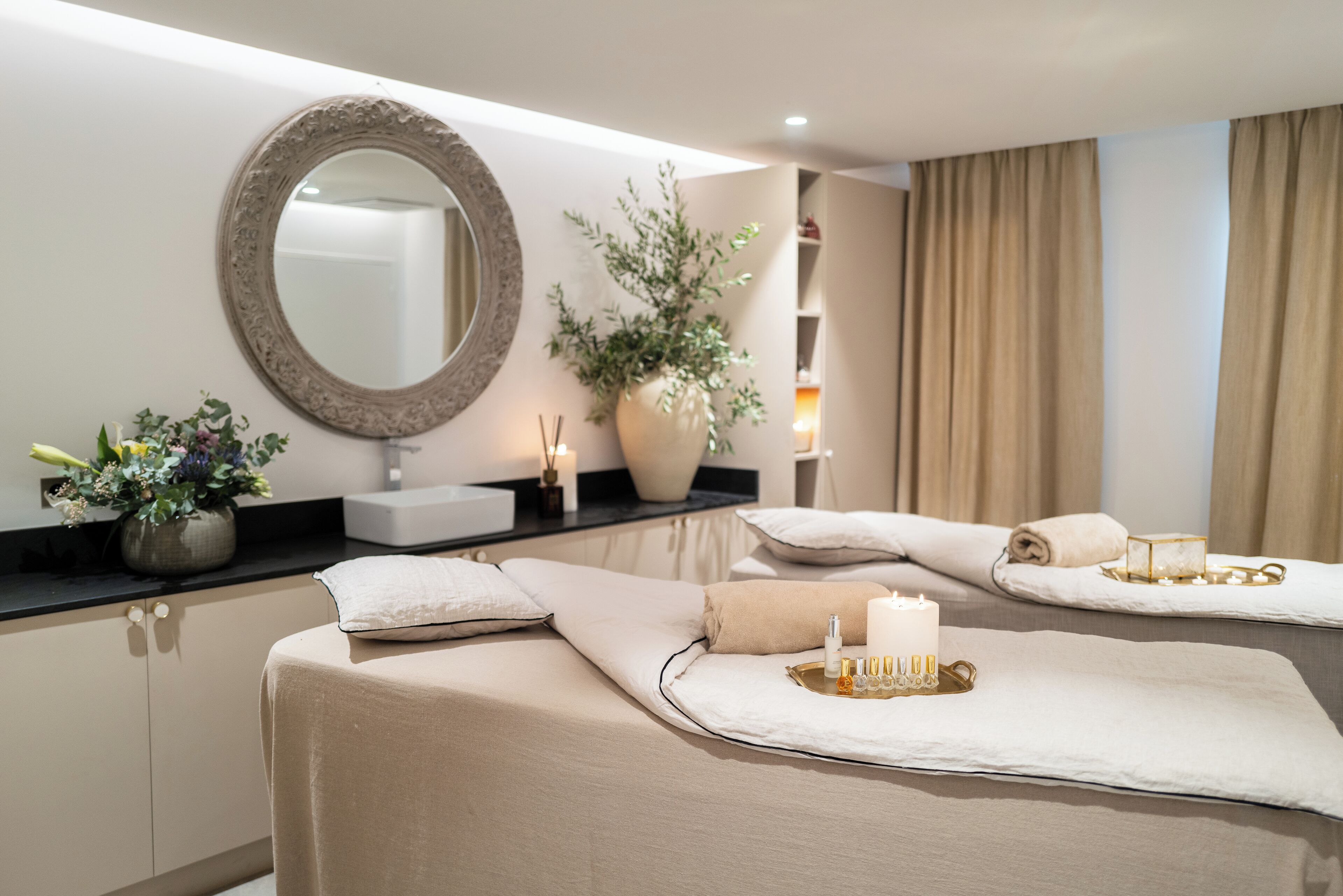 热水浴缸、按摩服务