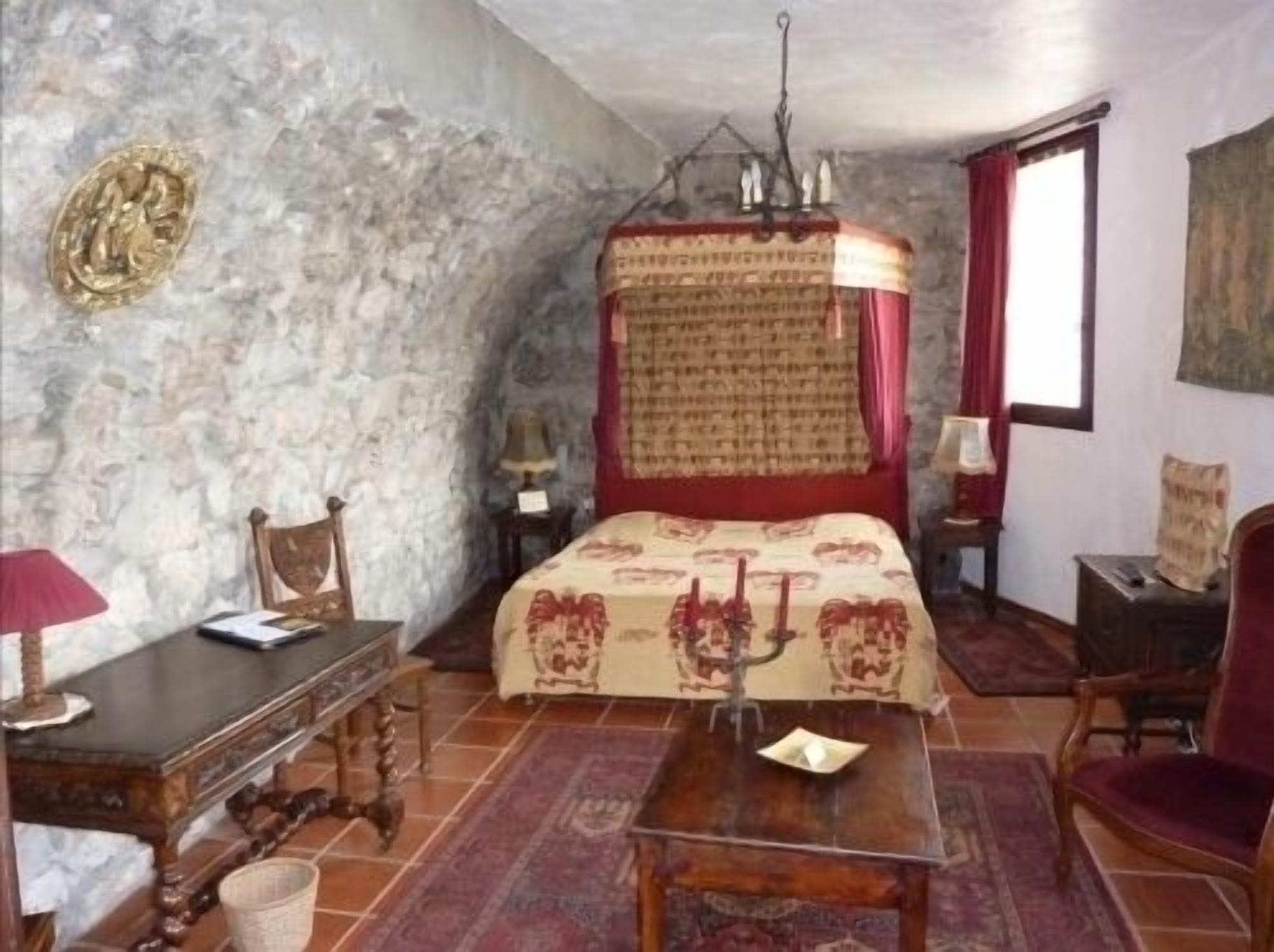 superior double room | 1 bedroom, in-room safe, desk, blackout curtains