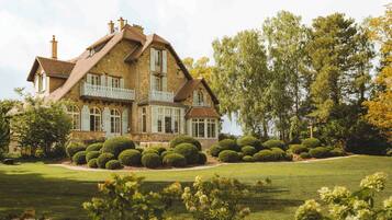 Villa les Trois Clochers | Premium bedding, memory foam beds, minibar, in-room safe