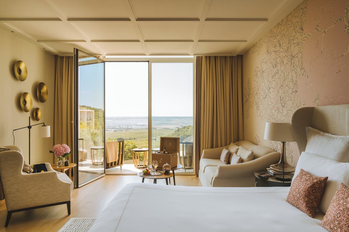Junior Suite (Royal)