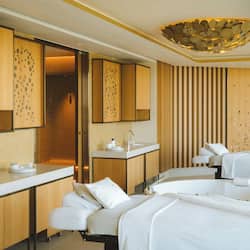 Couples treatment rooms, sauna, hot tub, steam room, Turkish bath