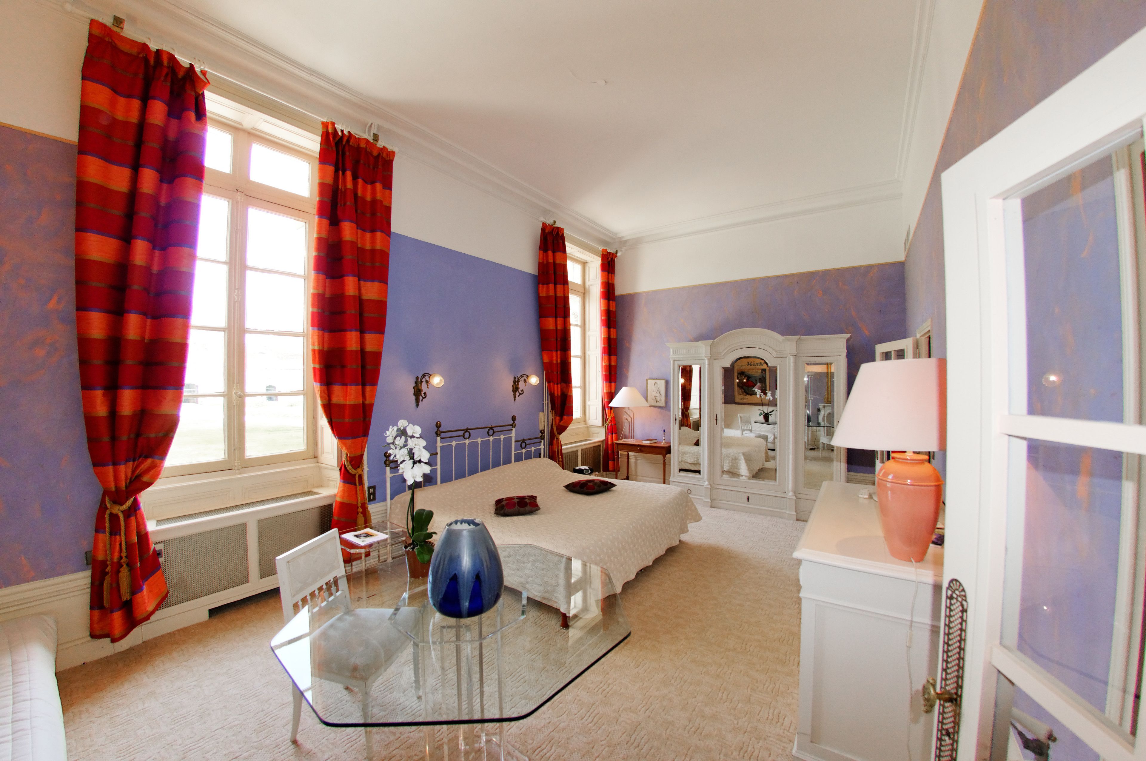 minibar, in-room safe, desk, free wifi