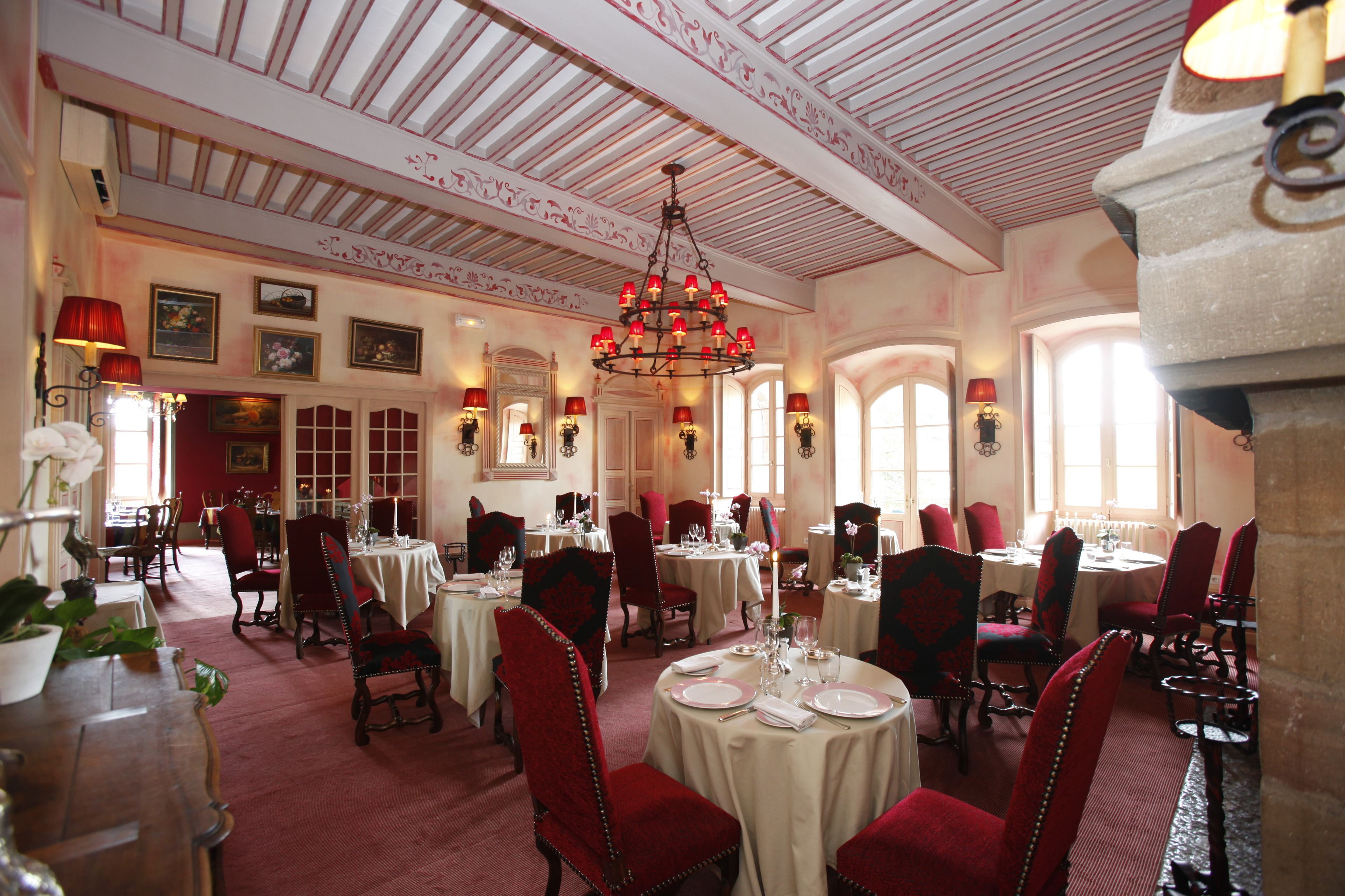 breakfast, lunch, dinner served; french cuisine