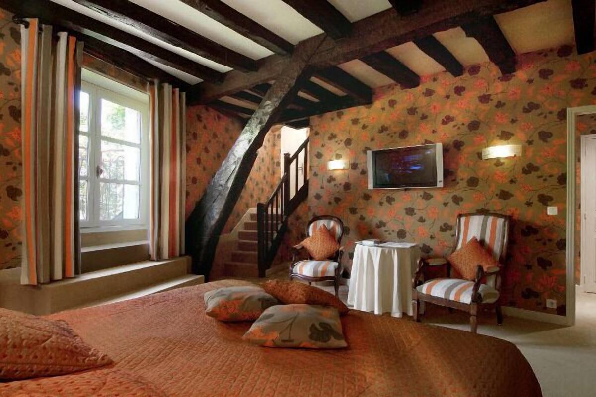 superior quadruple room | premium bedding, in-room safe, desk, iron/ironing board