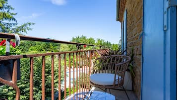 Chambre Deluxe, balcon, vue piscine | Extérieur