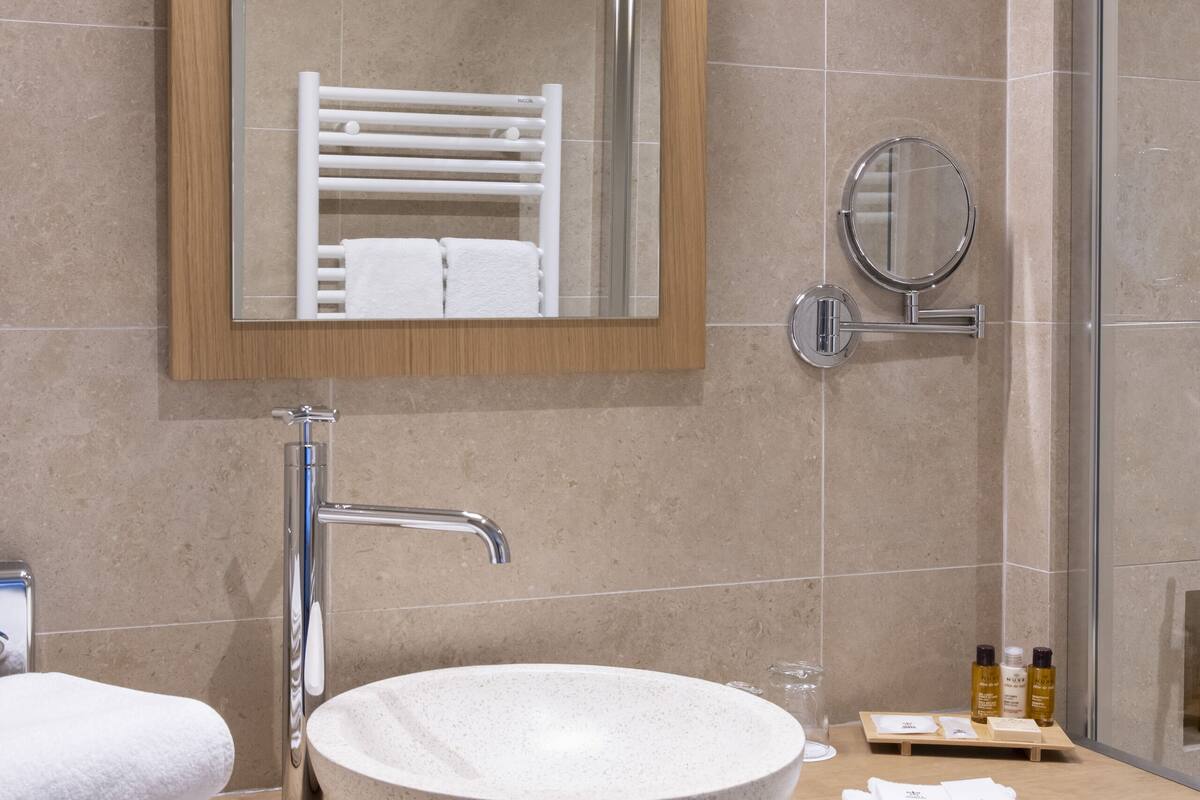 classic double or twin room | bathroom | free toiletries, hair dryer, bathrobes, slippers