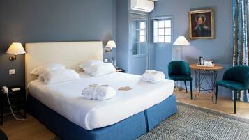 Chambre Deluxe Double ou avec lits jumeaux | Literie de qualité supérieure, minibar, coffres-forts dans les chambres