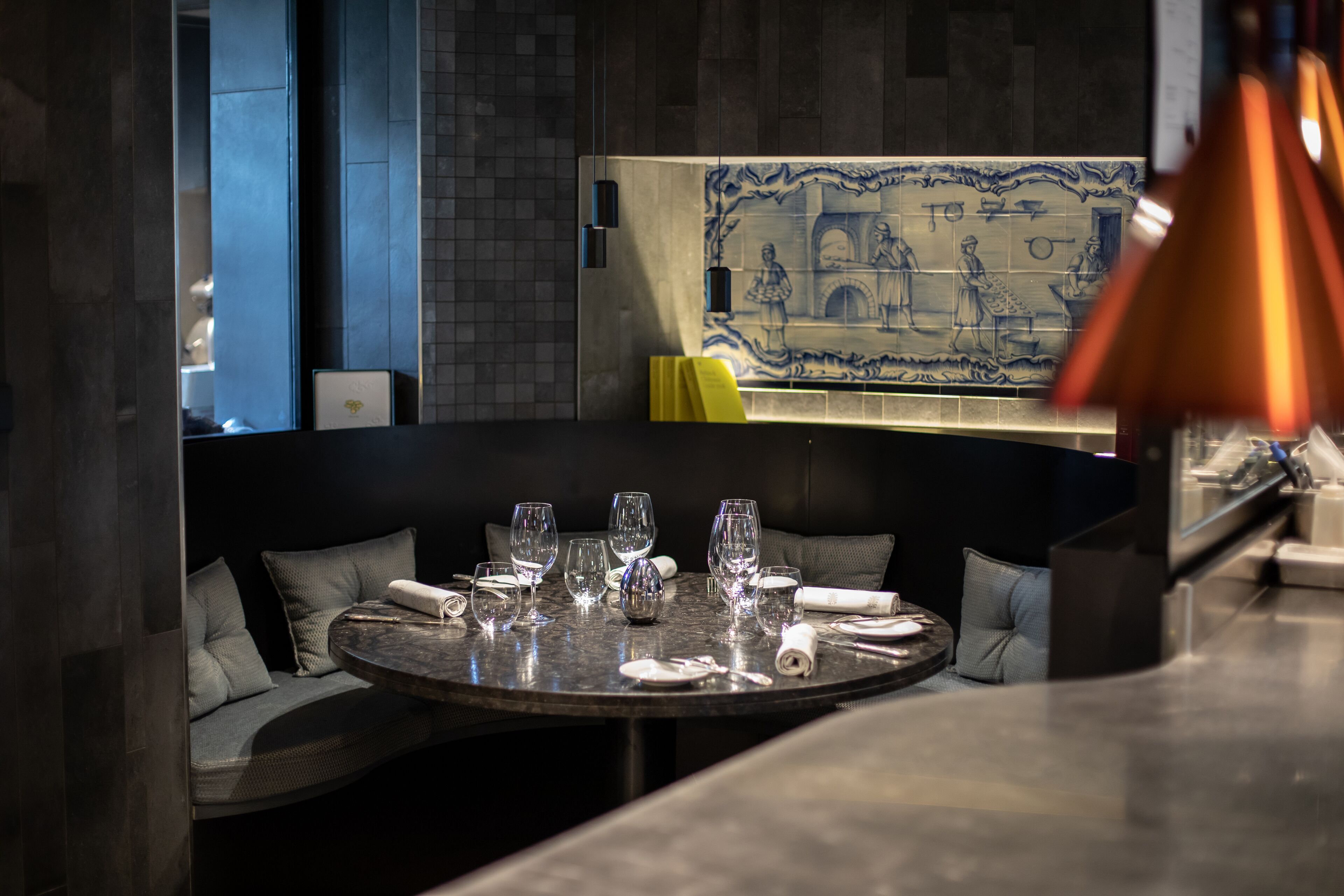 2 restaurants, lunch, dinner served; regional cuisine