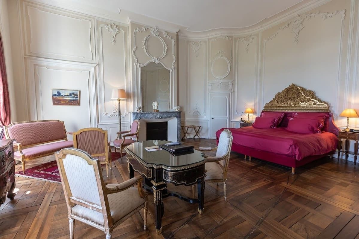 Signature Suite
