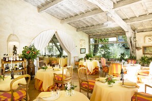 Aperto a pranzo e cena, cucina francese