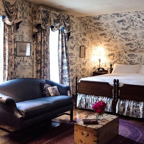 Internet, alarm clocks - The Pitcher Inn (Warren)