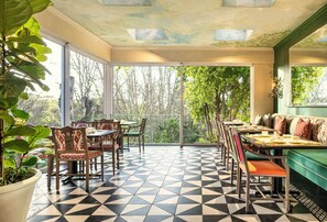 Restaurant - The Cellars-Hohenort (Cape Town)