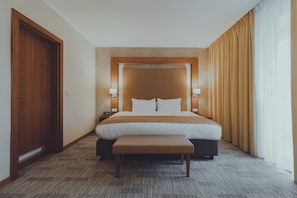 Suite, 1 cama King size, para no fumadores | Ropa de cama de alta calidad y minibar 