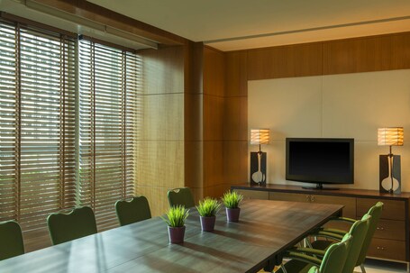 Four Points by Sheraton Sheikh Zayed Road, Dubai - Image 43