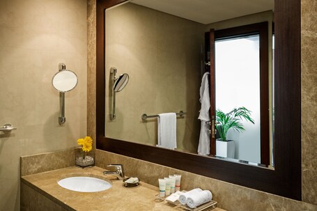 Four Points by Sheraton Sheikh Zayed Road, Dubai - Image 91