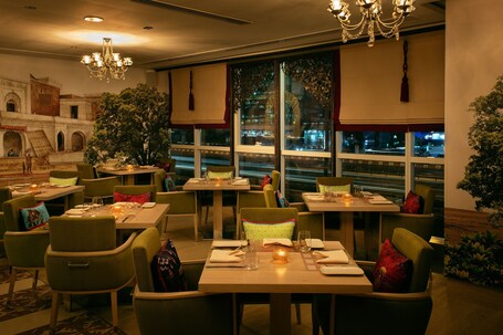 Four Points by Sheraton Sheikh Zayed Road, Dubai - Image 17