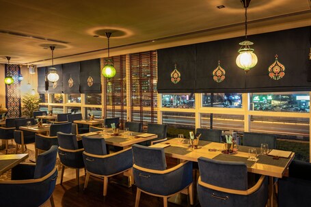 Four Points by Sheraton Sheikh Zayed Road, Dubai - Image 86