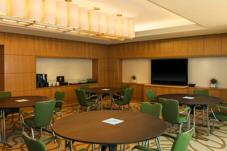 Four Points by Sheraton Sheikh Zayed Road, Dubai - Image 58