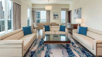 Suite, 3 chambres, non-fumeur, balcon | Salle de séjour