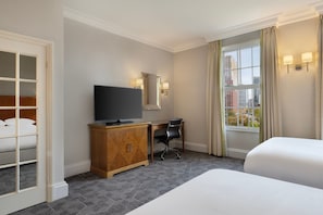 Family Room, 2 Double Beds | Premium bedding, pillowtop beds, in-room safe, desk - Delta Hotels by Marriott Birmingham (Birmingham)