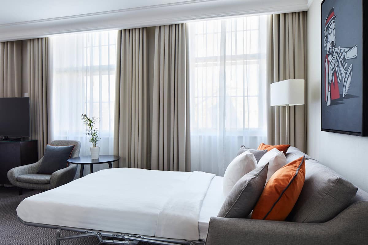 1 bedroom, egyptian cotton sheets, hypo-allergenic bedding