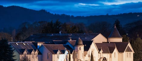 المنشأة من الخارج