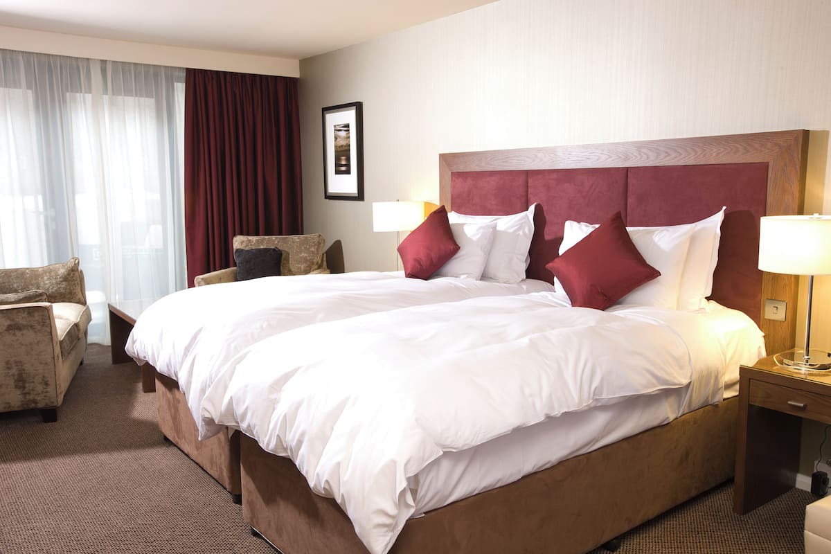 Rom – executive, 2 enkeltsenger, terrasse | Sengetøy av topp kvalitet, safe på rommet og skrivebord