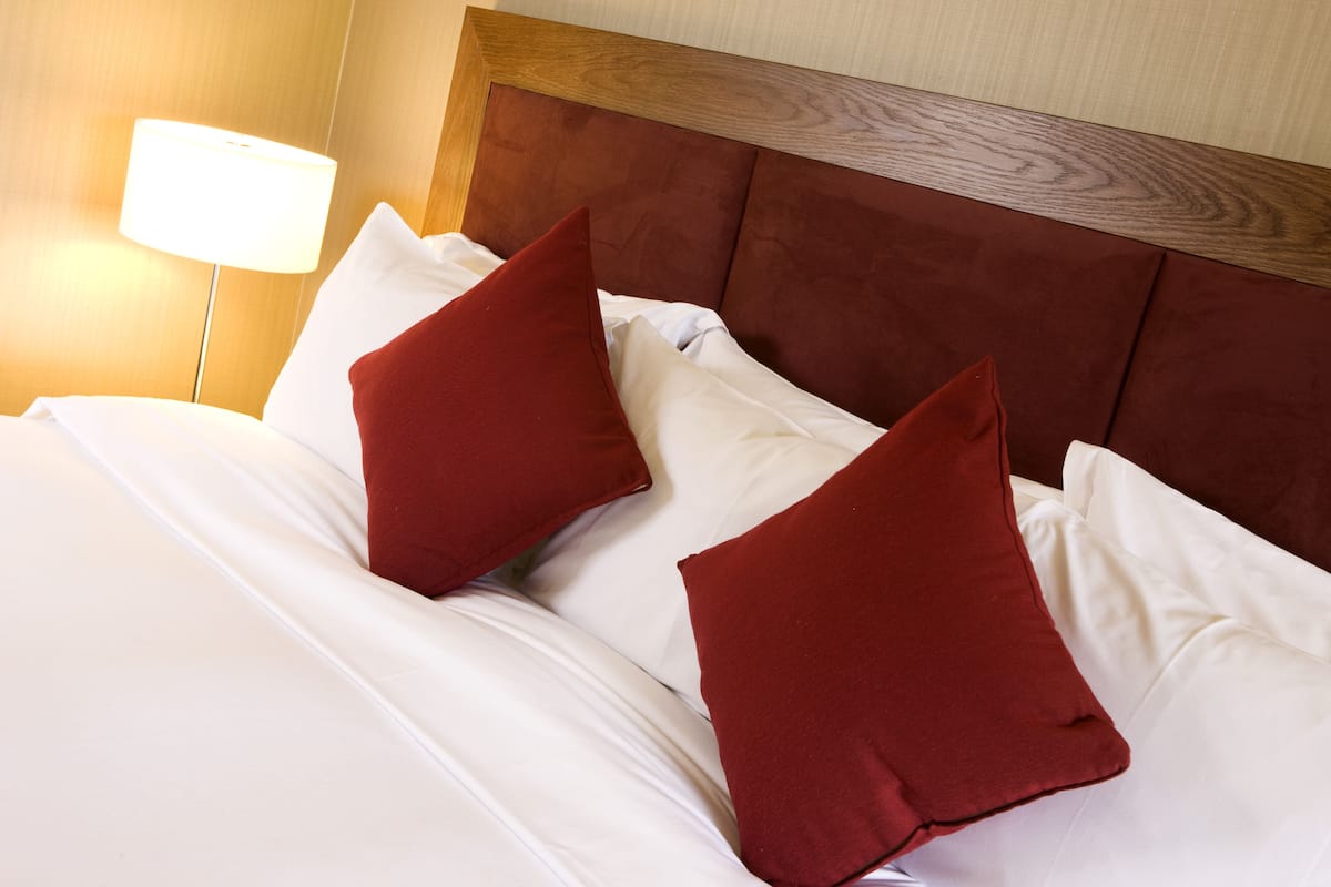 Premium bedding, in-room safe, desk, laptop workspace