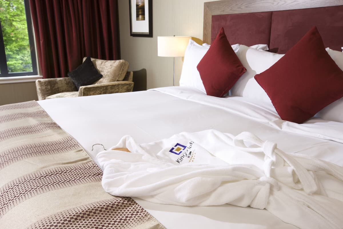 Sengetøy av topp kvalitet, safe på rommet og skrivebord