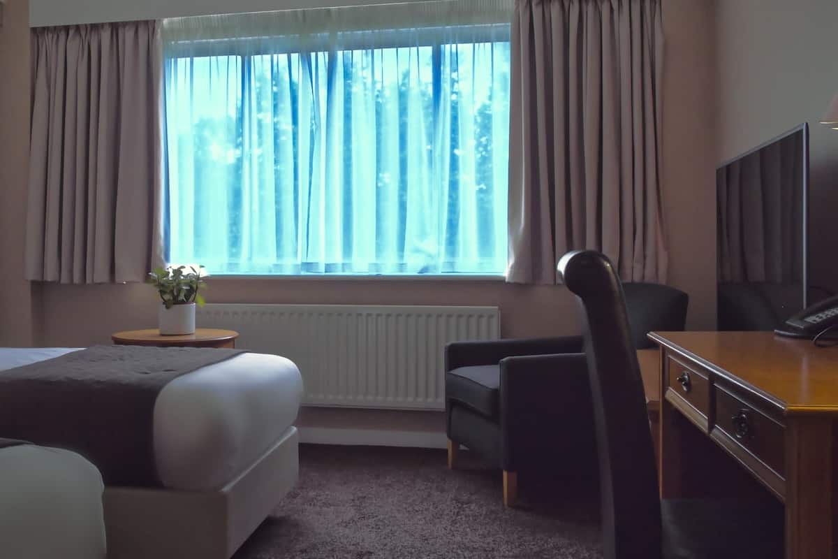 Camera Standard con 2 letti singoli | 1 camera, biancheria da letto di alta qualità, Wi-Fi gratuito, lenzuola