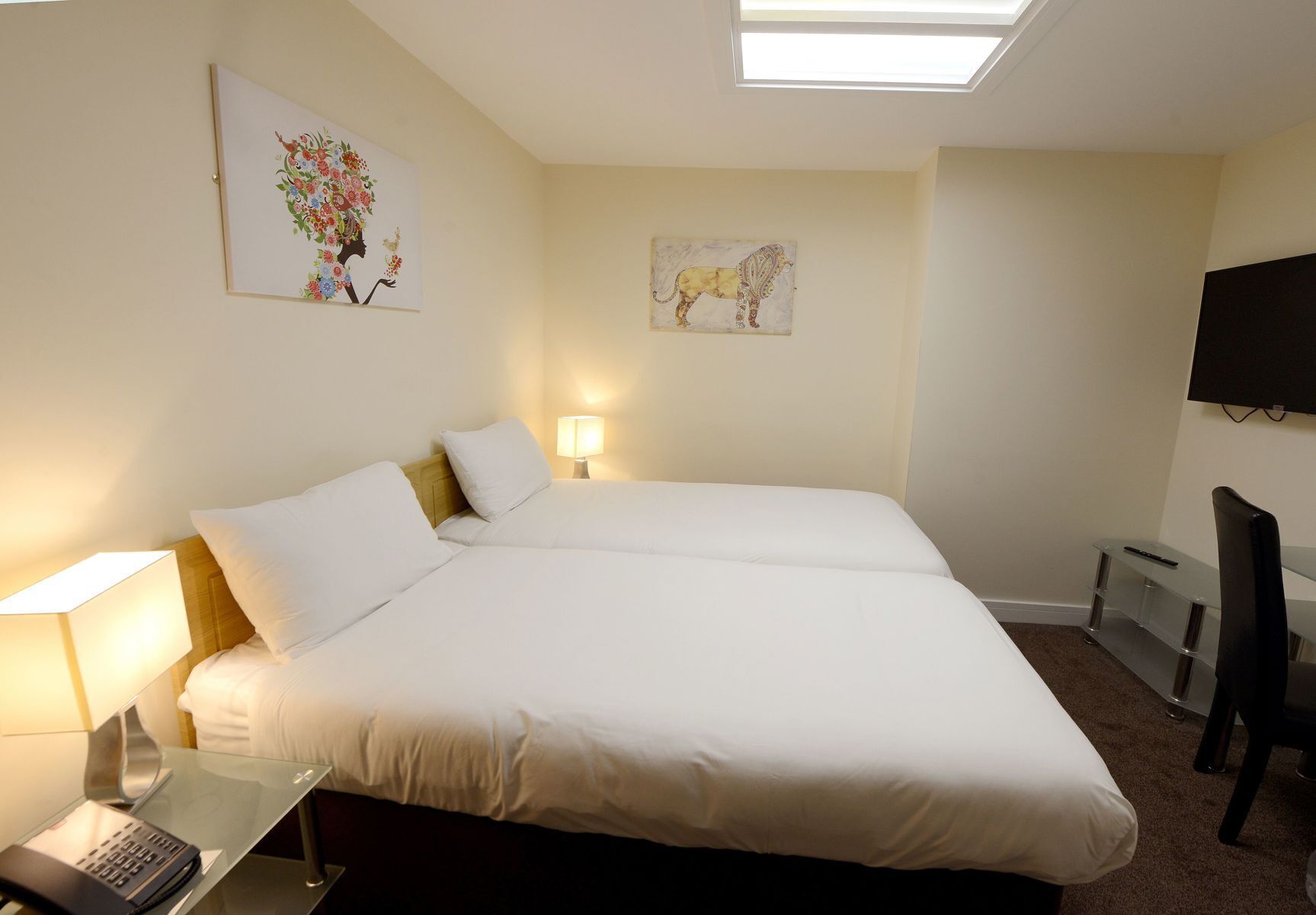 Ropa de cama de alta calidad, wifi gratis y ropa de cama 