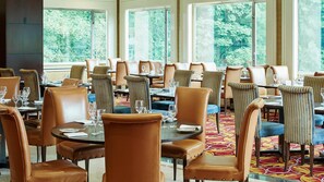 Déjeuner et souper servis sur place, vue sur le jardin 