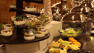Daily buffet breakfast (INR 1000 per person)