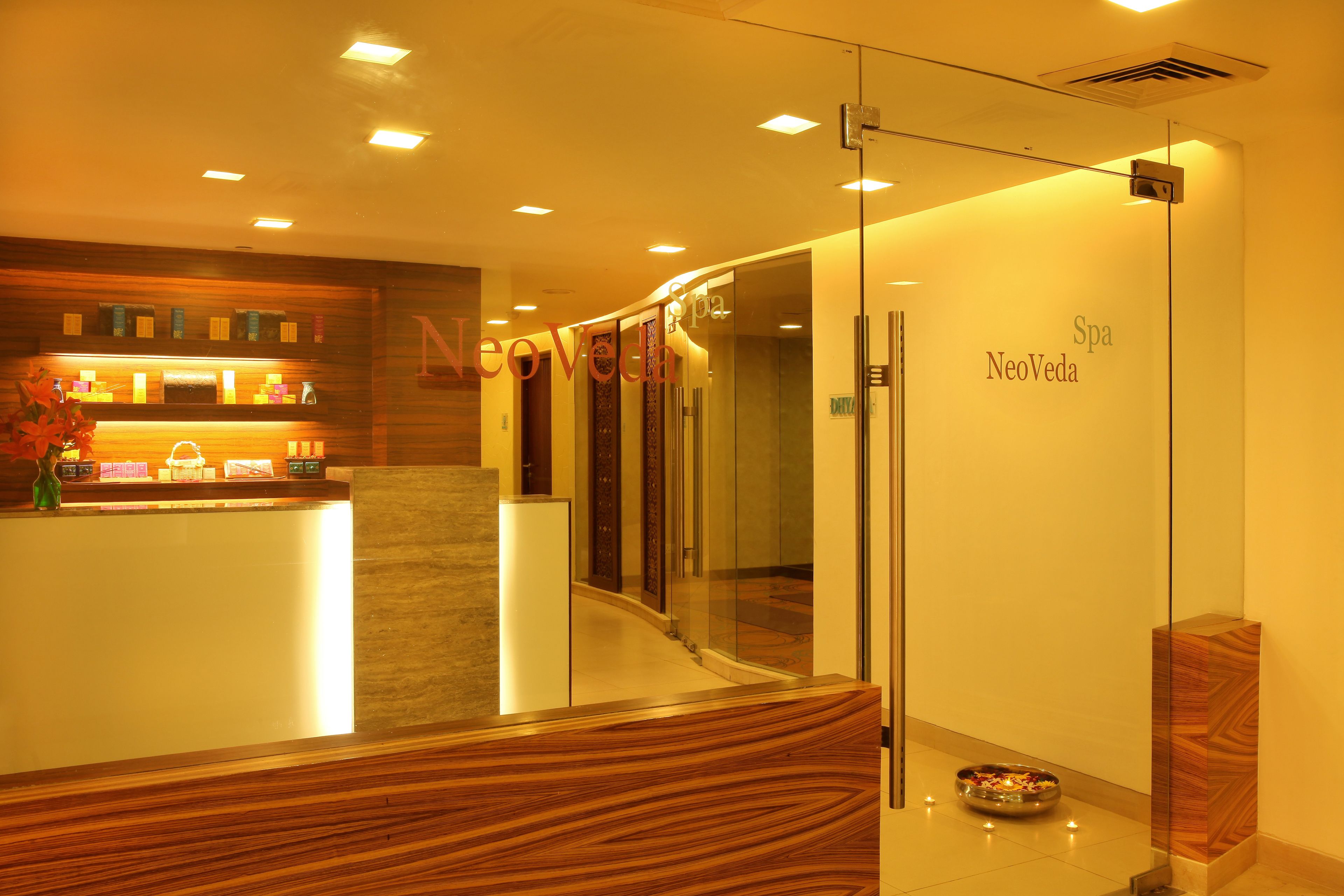 couples treatment room(s), hot tub, steam room, body treatments