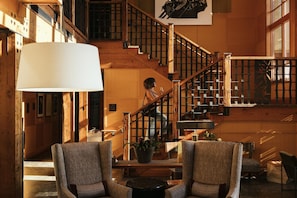 Lobby lounge, garden views, open daily